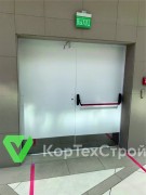Установлены двупольные противопожарные двери с отбойником в ТЦ "Калейдоскоп"