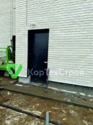 Технические и противопожарные двери в доме по реновации